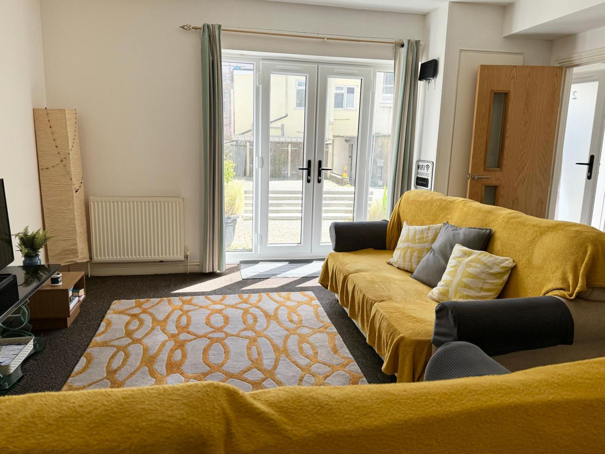 Modern House In Central St Leonards Хейстингс Екстериор снимка